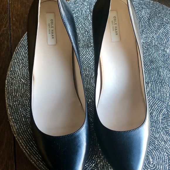 Cole Haan Signature Vesta Pump - Picture 2 of 5